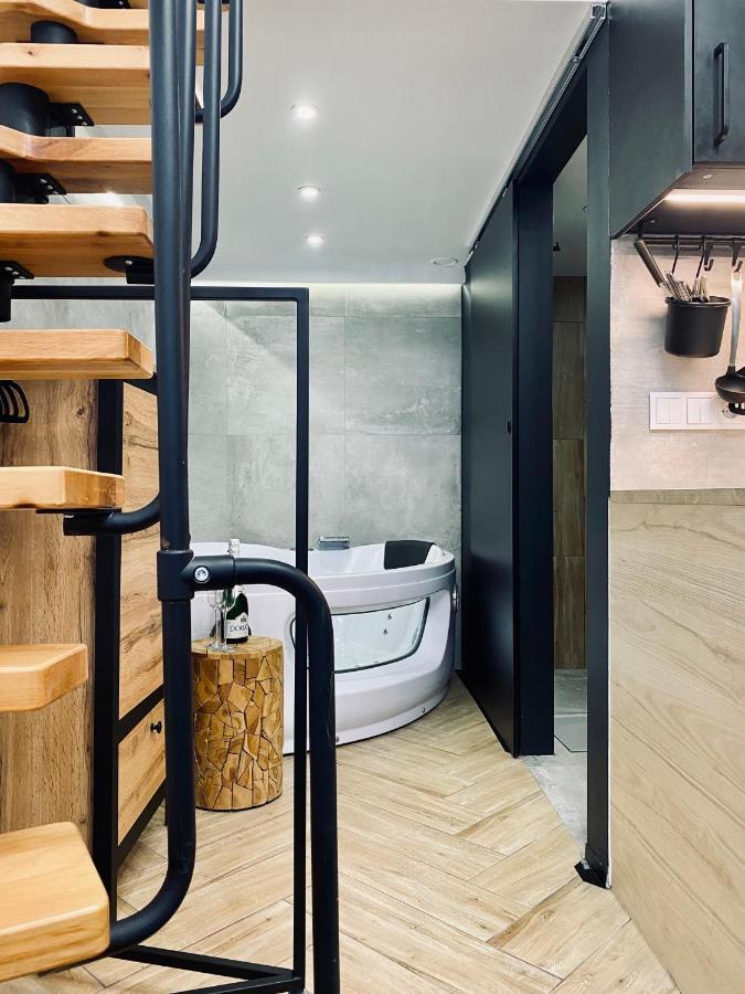 Apartment Premium Jacuzzi For Couples, Old Town 크라쿠프 외부 사진